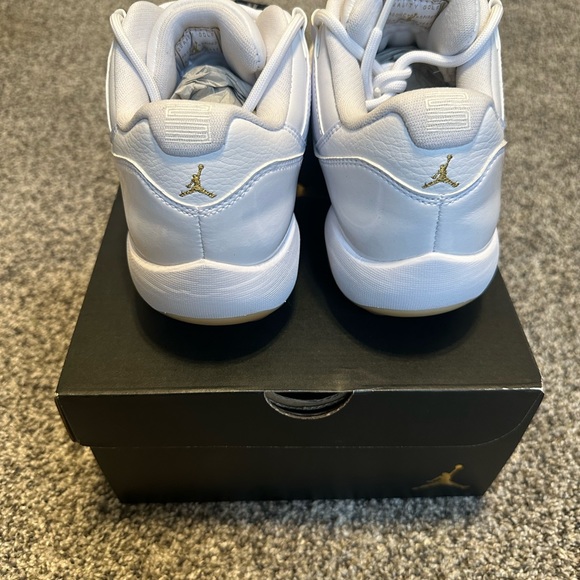 Men’s Jordan 11 low Golf - Picture 4 of 7